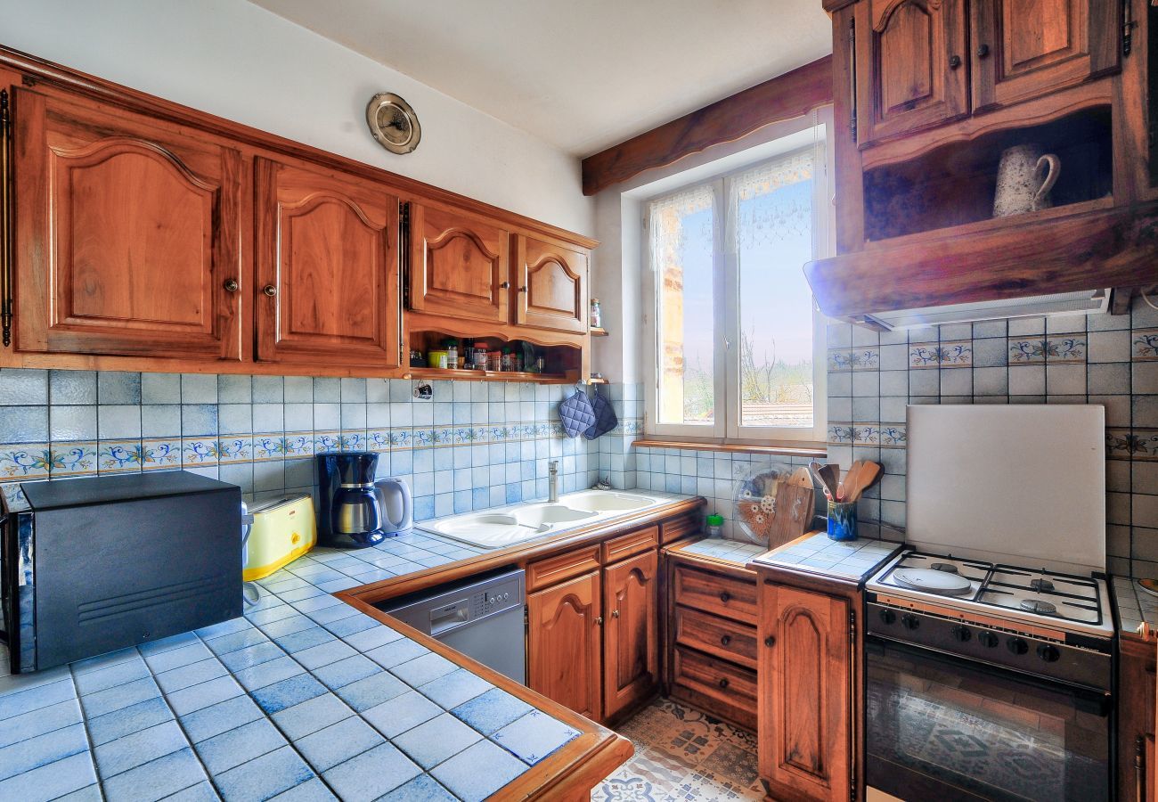 Ferienhaus in Sarlat-la-Canéda - Steinhaus mit Terrasse, ideal für 4 Personen