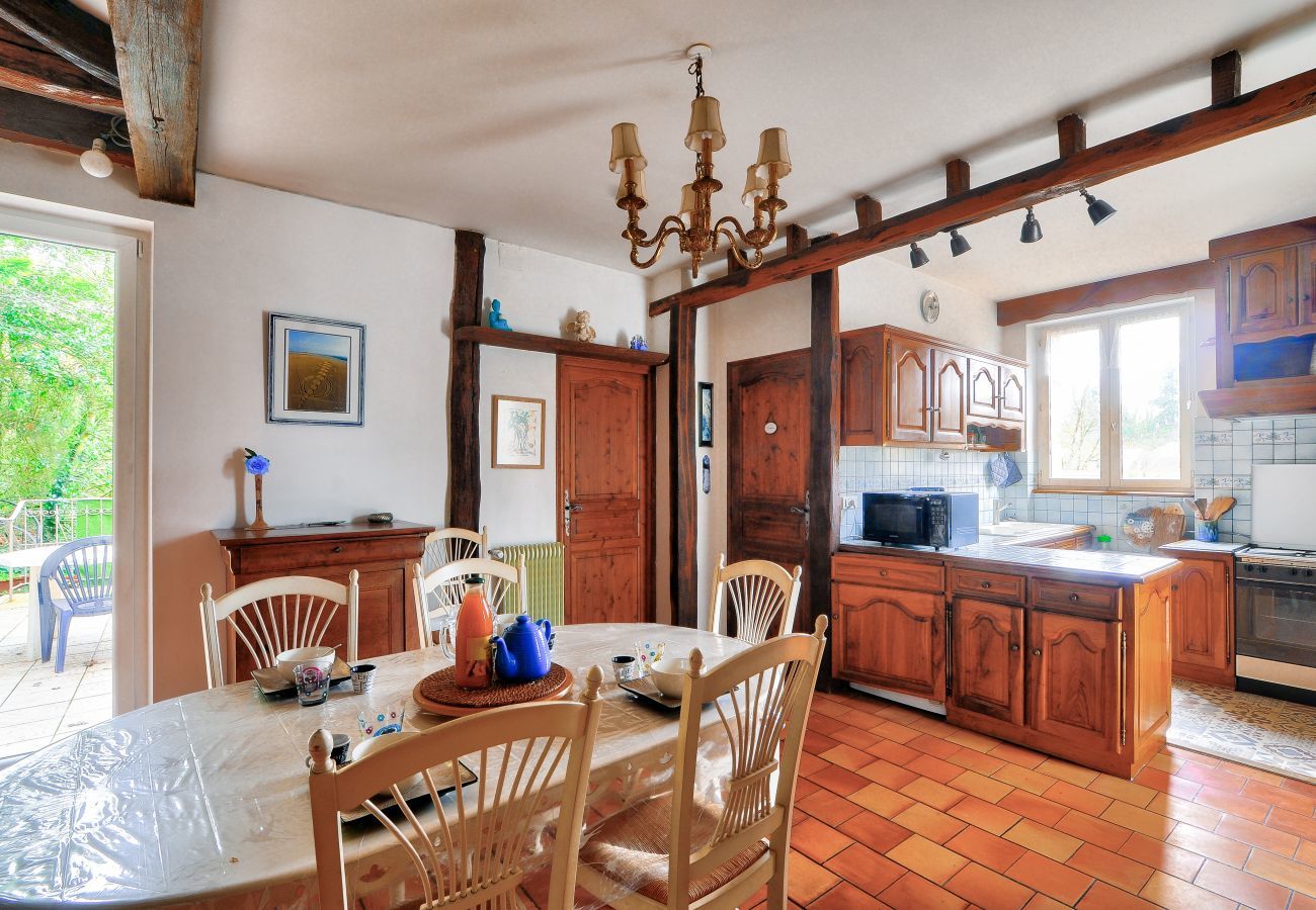 Ferienhaus in Sarlat-la-Canéda - Steinhaus mit Terrasse, ideal für 4 Personen
