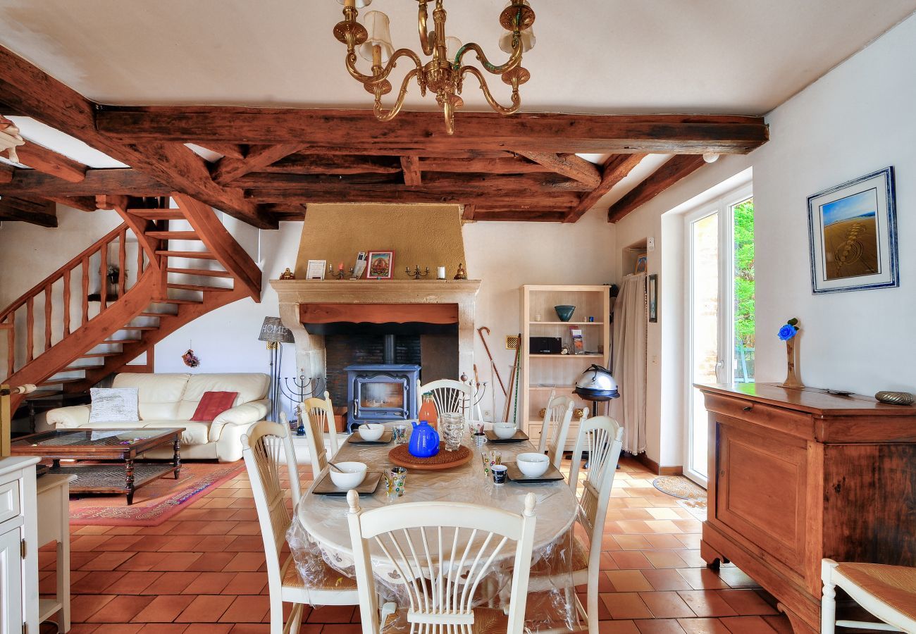 Ferienhaus in Sarlat-la-Canéda - Steinhaus mit Terrasse, ideal für 4 Personen