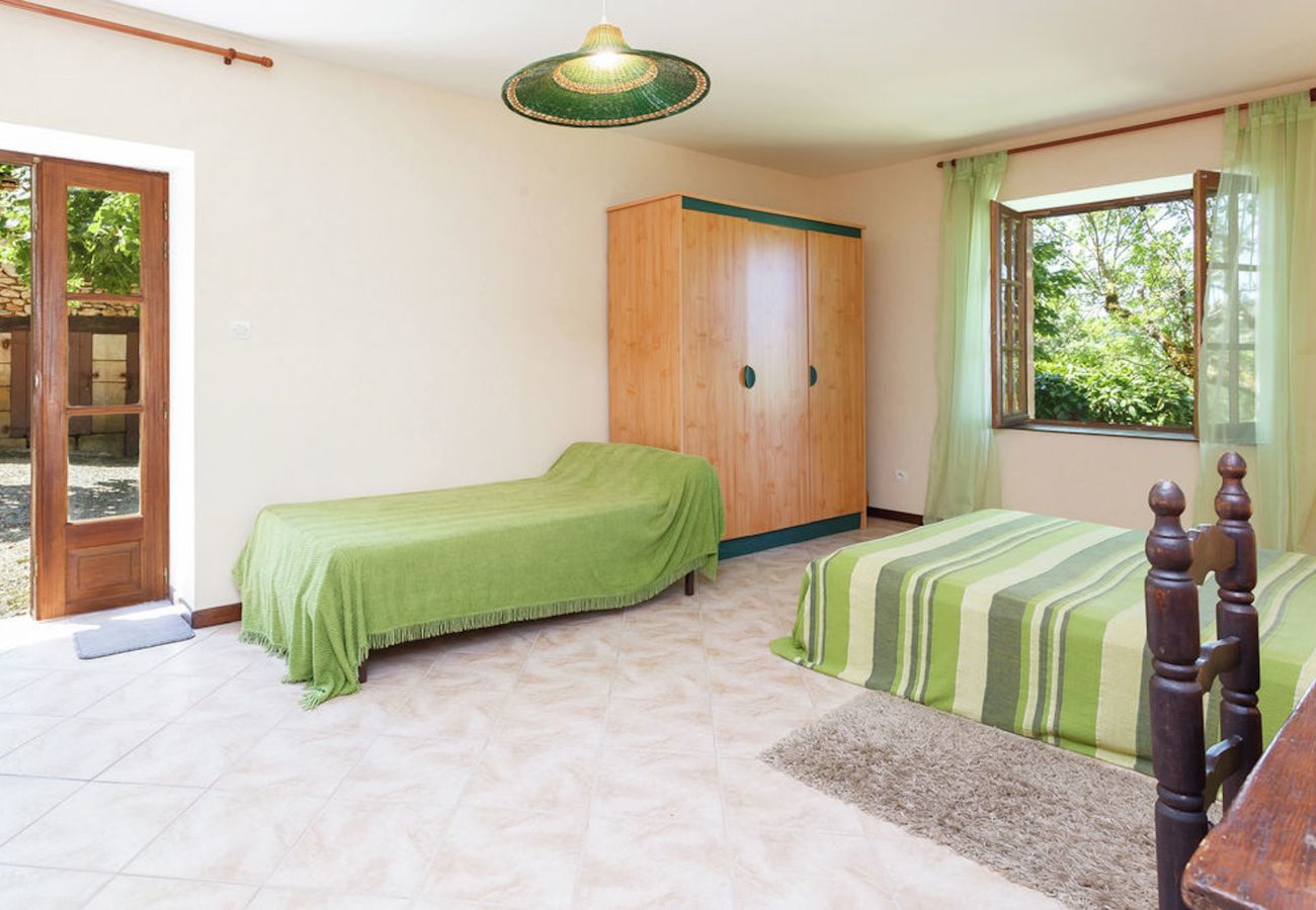 Ferienhaus in Peyzac-le-Moustier - Haus mit großem Garten inmitten der Natur