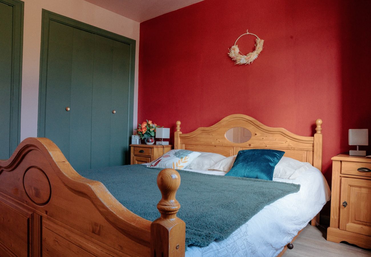 Ferienhaus in Auriac-du-Périgord - Anwesen für 8 Personen mit Swimmingpool