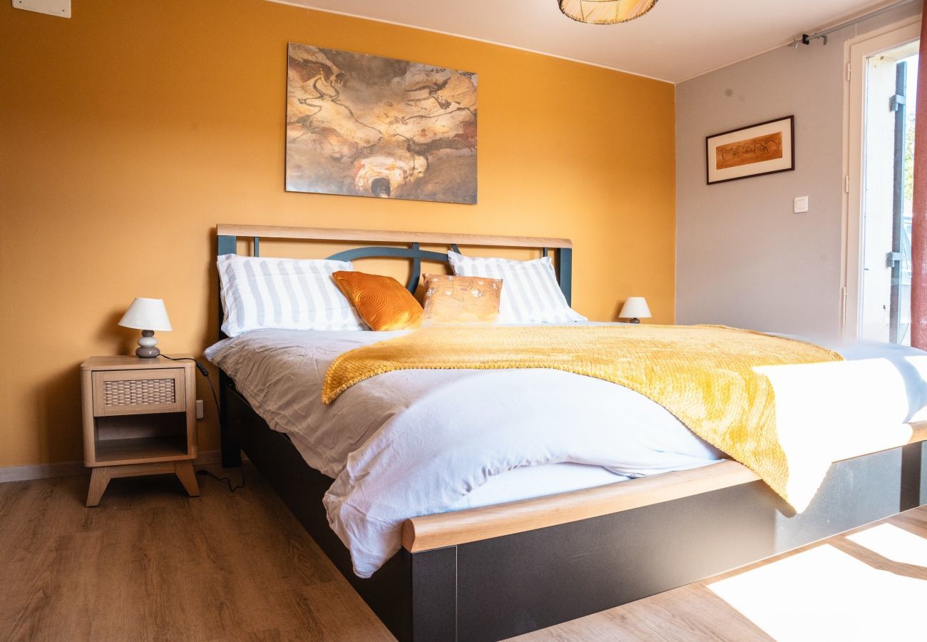 Ferienhaus in Auriac-du-Périgord - Anwesen für 8 Personen mit Swimmingpool