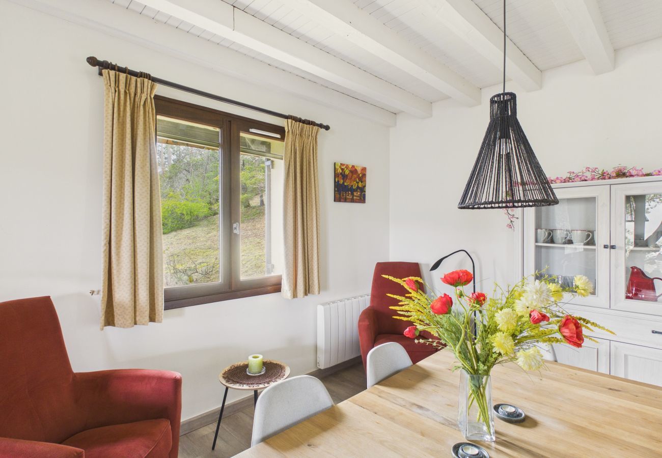 Ferienhaus in Auriac-du-Périgord - Anwesen f&uuml;r 8 Personen mit Swimmingpool