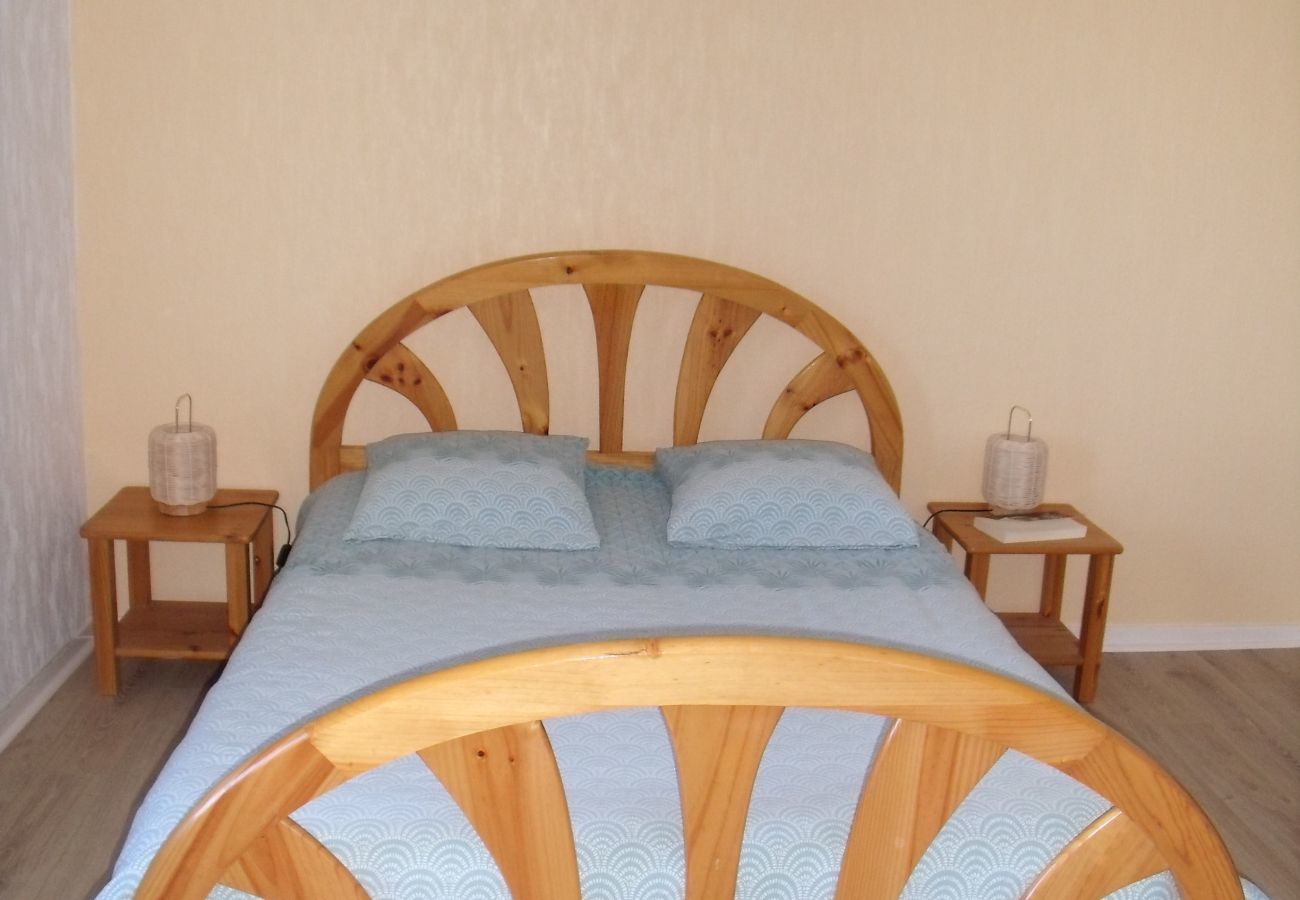 Ferienhaus in Fleurac - Steinhaus für 5 Personen, auf dem Land