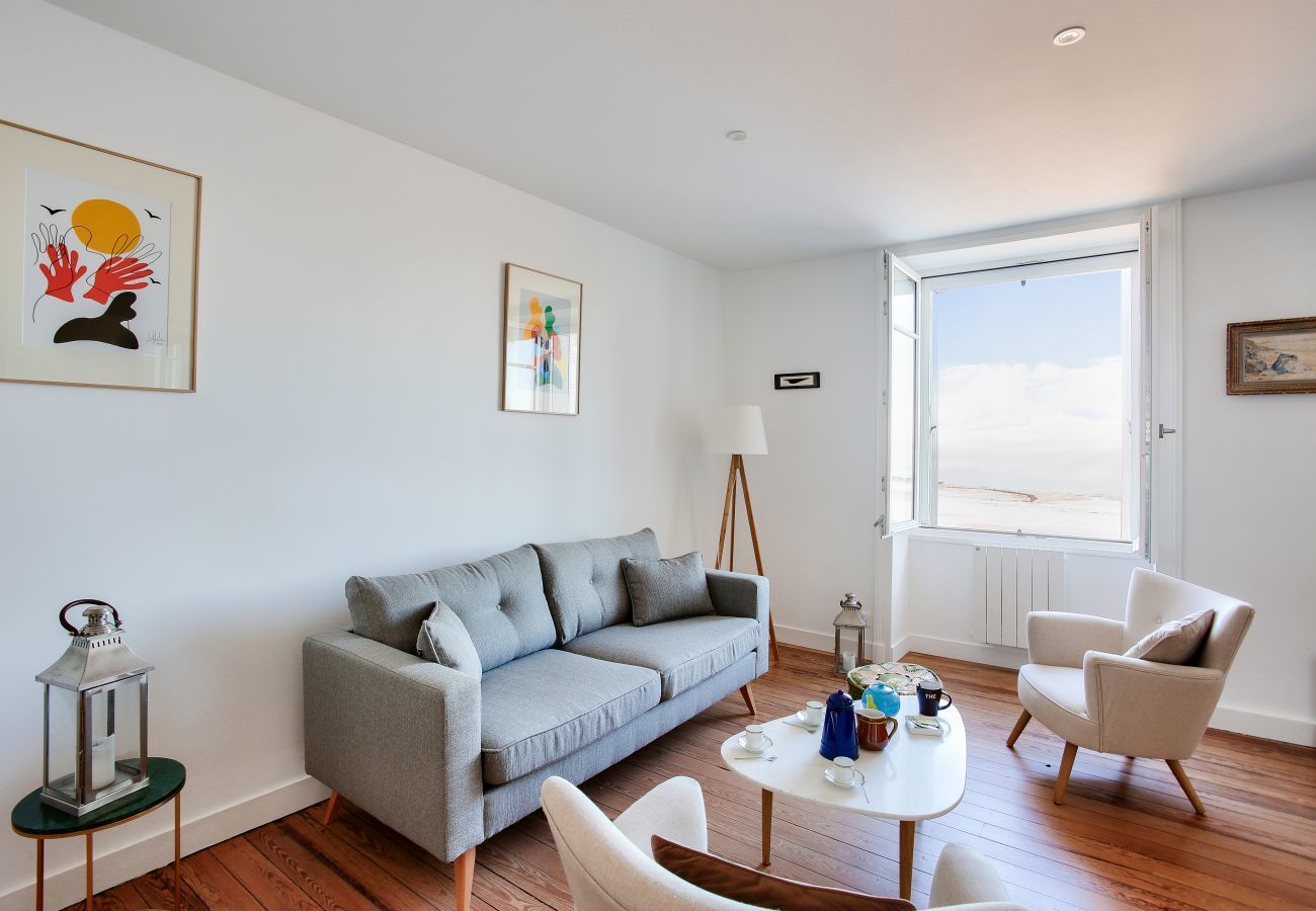 Ferienwohnung in Dinard - Modernes Apartment mit Meerblick für 4 Personen