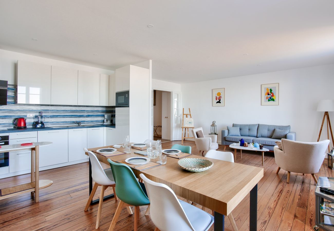 Ferienwohnung in Dinard - Modernes Apartment mit Meerblick für 4 Personen