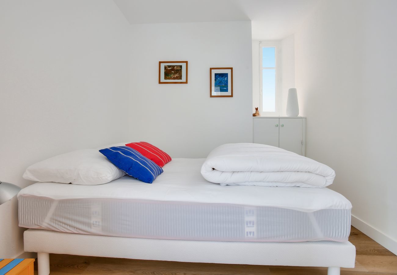 Ferienwohnung in Dinard - Modernes Apartment mit Meerblick für 4 Personen