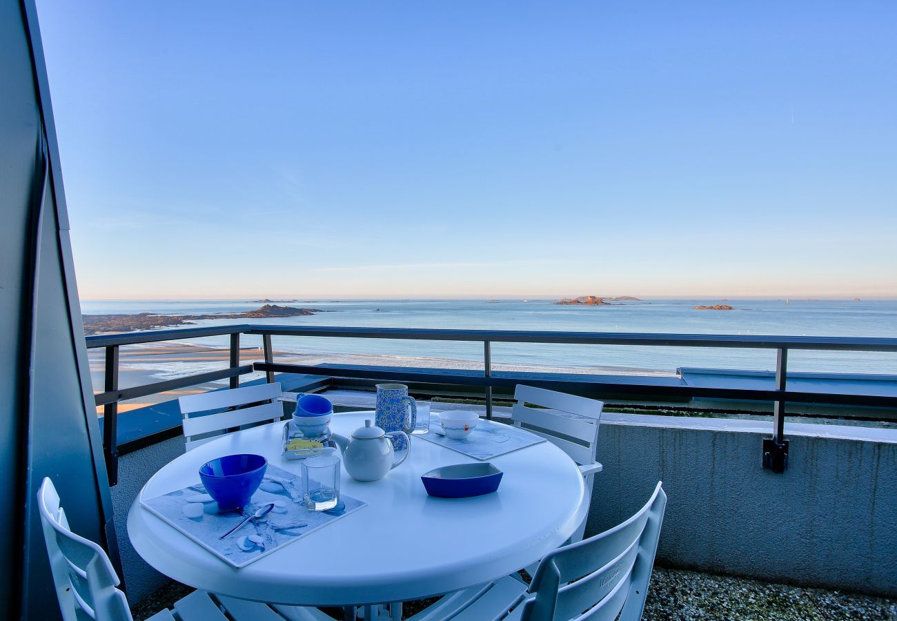 Ferienwohnung in Dinard - Apartment mit Balkon mit Meerblick, für 4 Personen