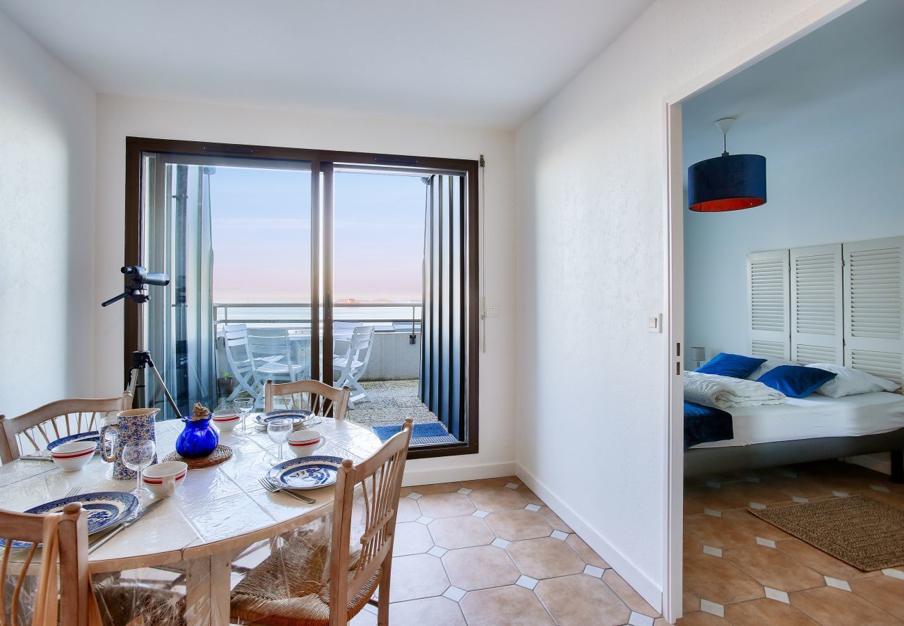 Ferienwohnung in Dinard - Apartment mit Balkon mit Meerblick, für 4 Personen