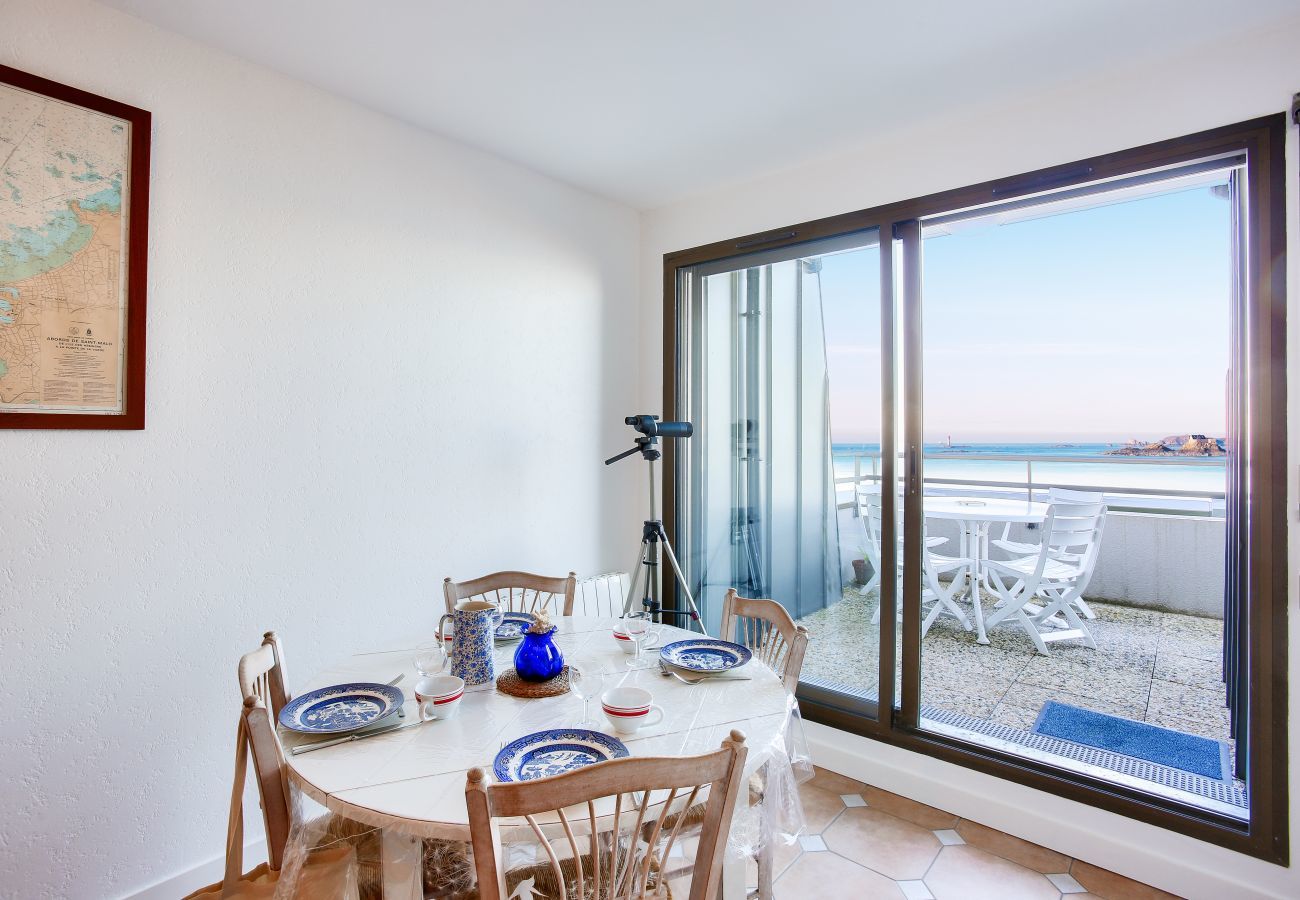 Ferienwohnung in Dinard - Apartment mit Balkon mit Meerblick, für 4 Personen