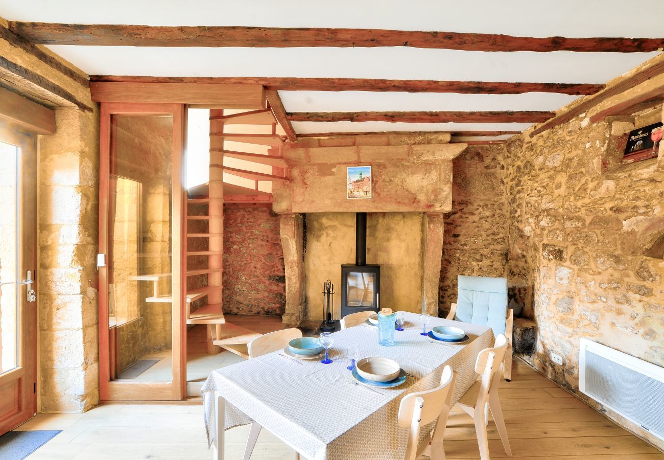 Ferienhaus in Montignac - Steinhaus mit Pool und Terrasse für 6 Personen