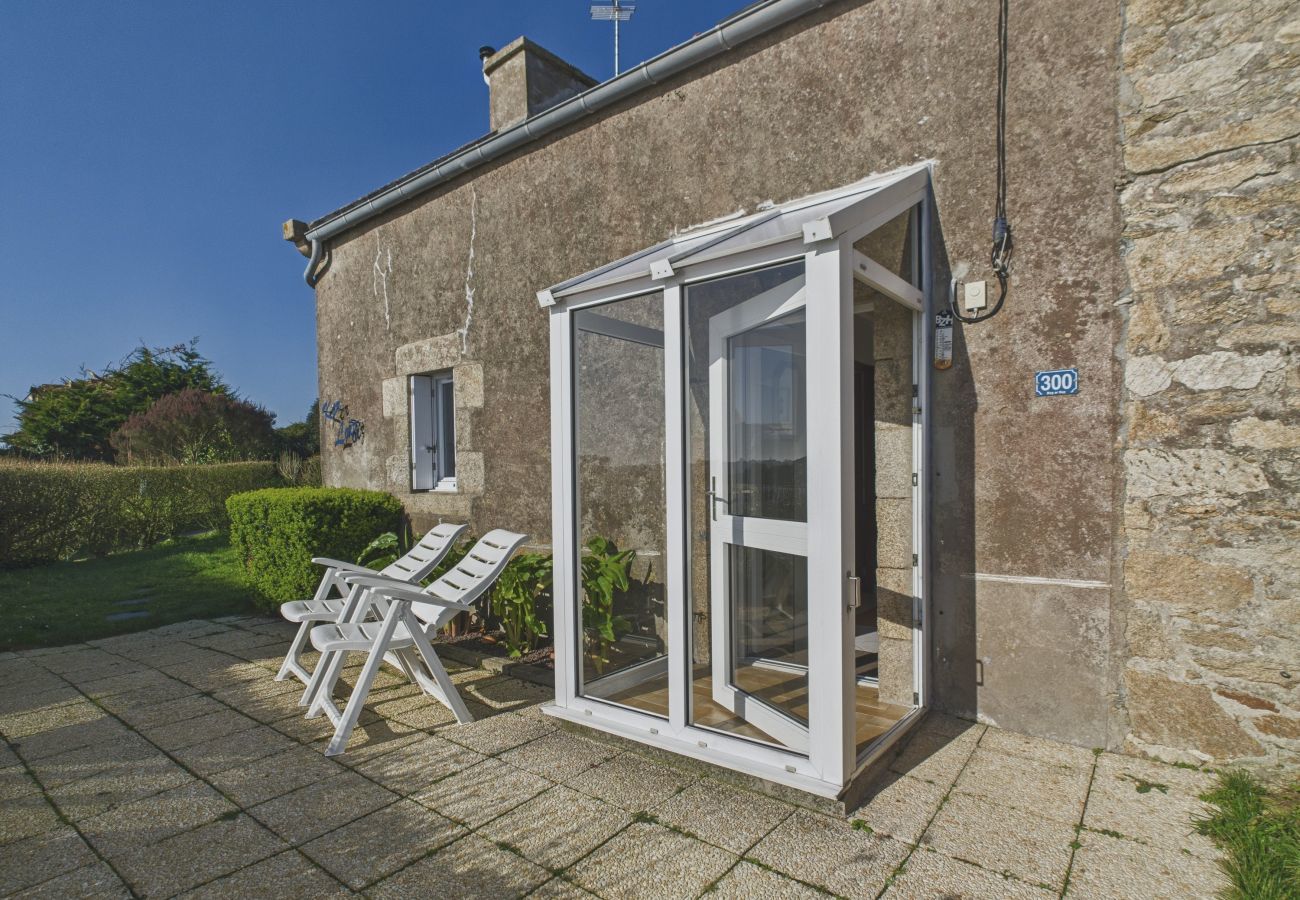 Ferienwohnung in Plouguerneau - Meerblick - Haus mit Garten für 2 Personen
