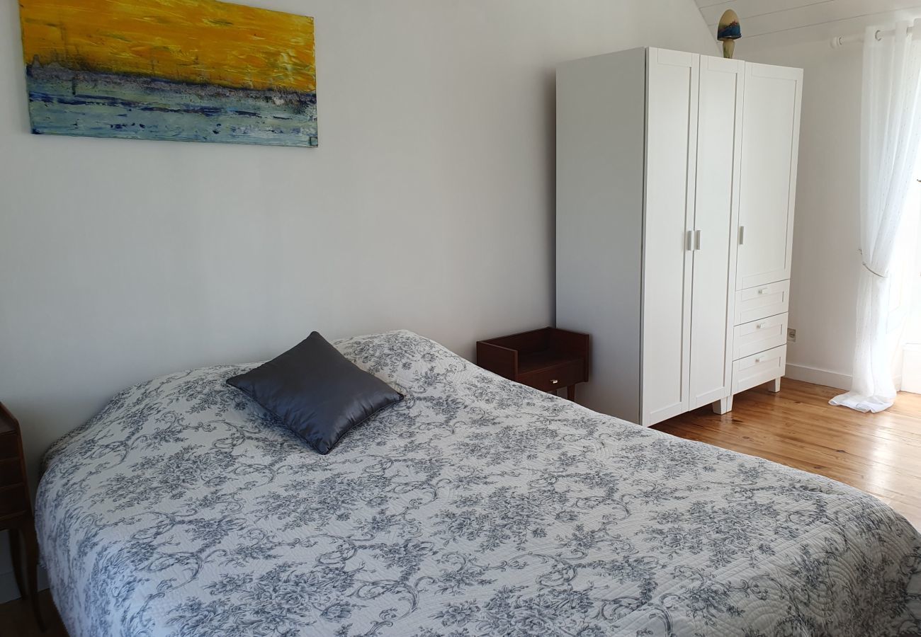Ferienhaus in Plouguerneau - Haus mit Meerblick für 6, 100 m vom Strand entfernt