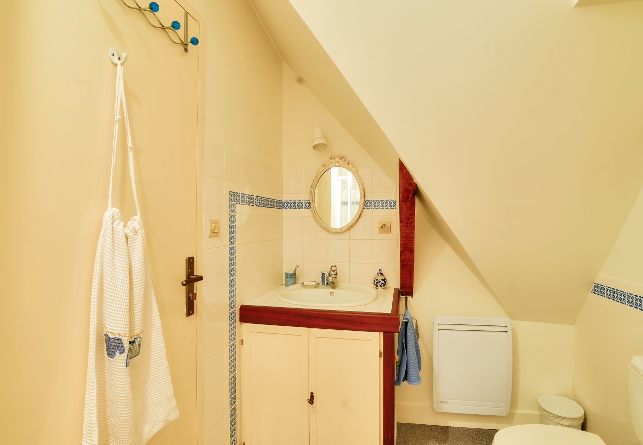 Ferienhaus in Saint-Léon-sur-Vézère - Steinhaus am Fuße der Vézère, für 6 Personen