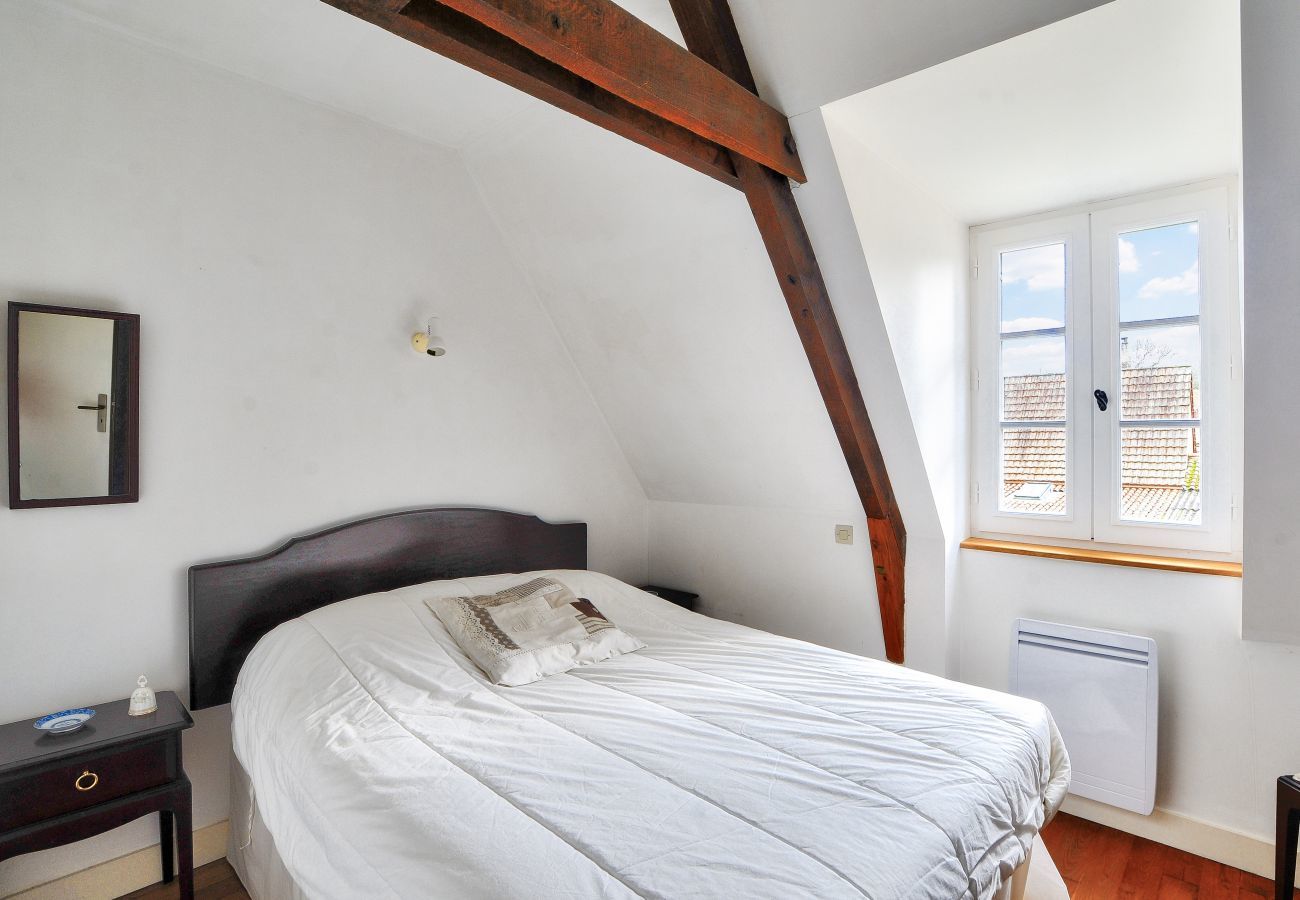 Ferienhaus in Saint-Léon-sur-Vézère - Steinhaus am Fuße der Vézère, für 6 Personen