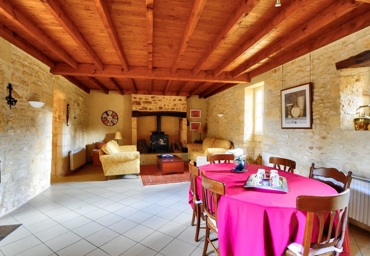 Ferienhaus in Saint-Léon-sur-Vézère - Steinhaus am Fuße der Vézère, für 6 Personen