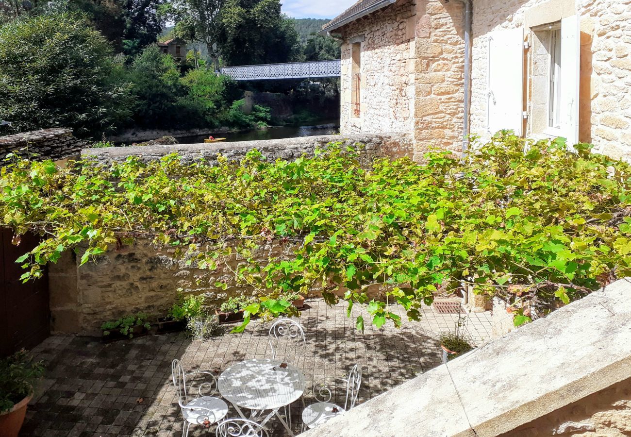 Ferienhaus in Saint-Léon-sur-Vézère - Steinhaus am Fuße der Vézère, für 6 Personen