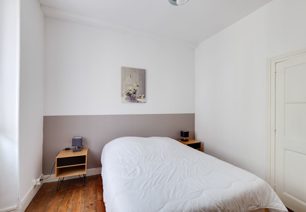 Ferienhaus in Montignac - Modernes Steinhaus mit Terrasse für 6 Personen