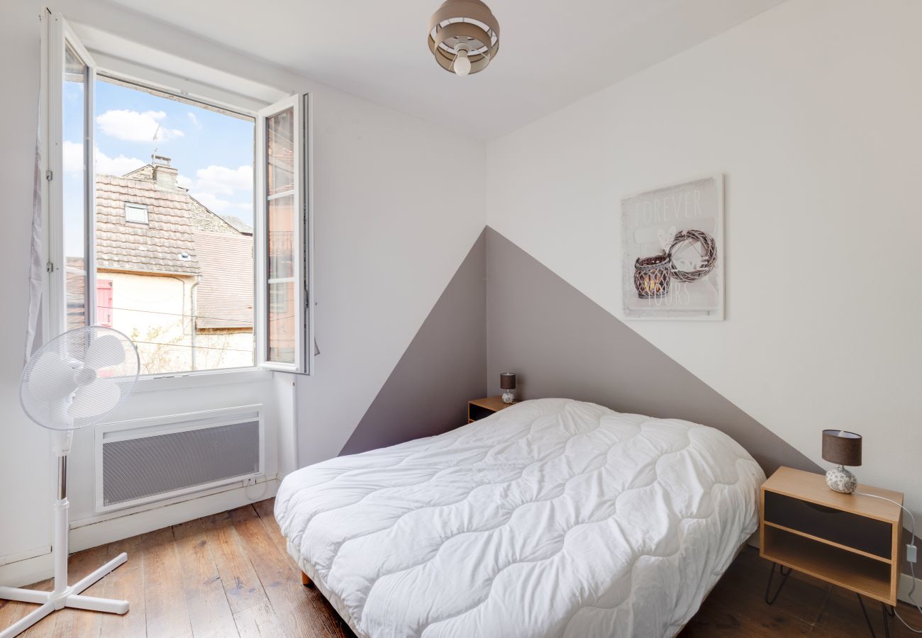 Ferienhaus in Montignac - Modernes Steinhaus mit Terrasse für 6 Personen