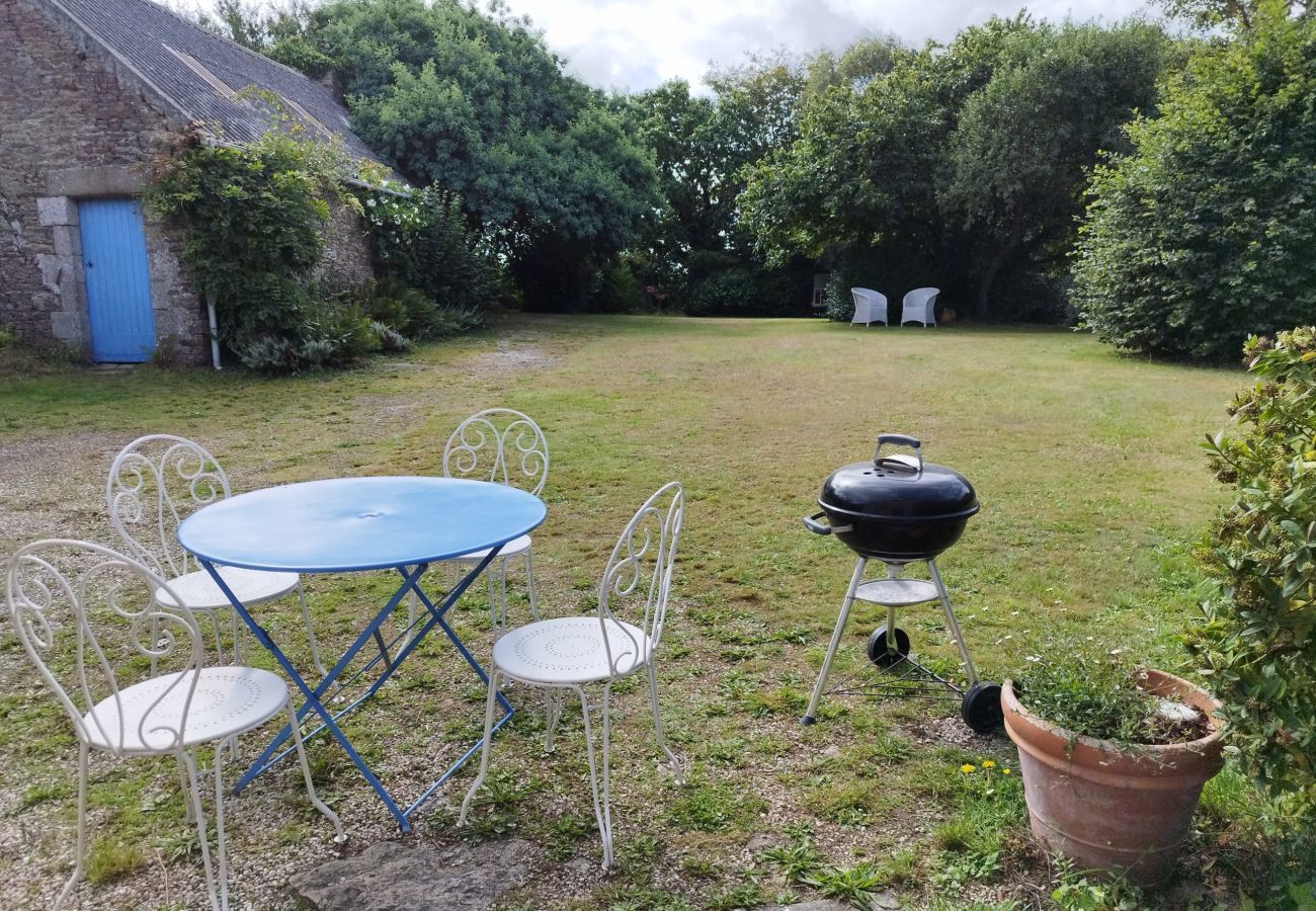 Ferienhaus in Plouguerneau - Steinhaus mit großem Garten für 4 Personen