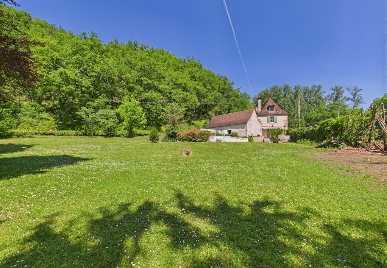 Ferienhaus in Thonac - Villa „Le Roc“ für 11, Garten und Swimmingpool