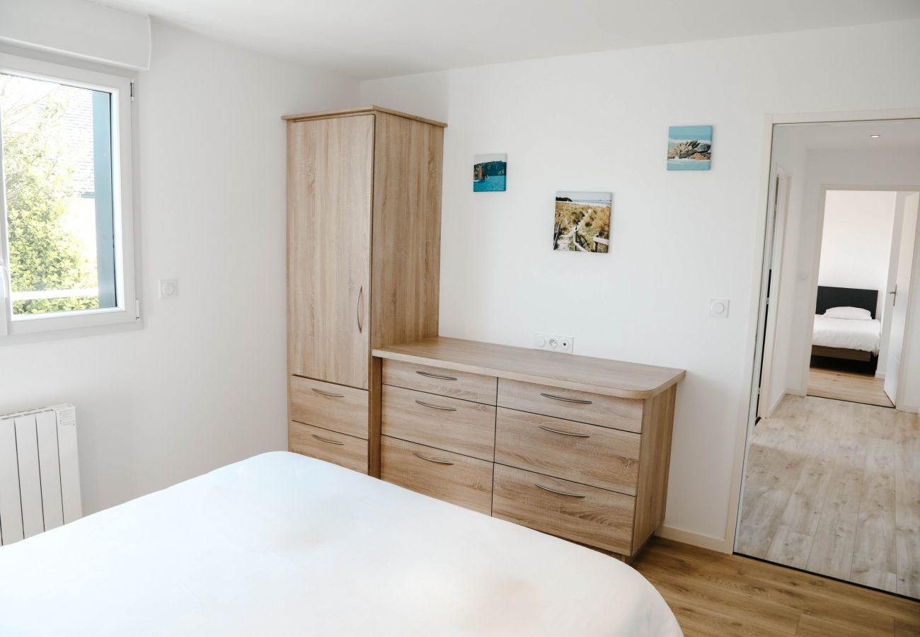 Ferienhaus in Plounéour-Trez - 500 m vom Meer entfernt, Haus mit Garten für 4