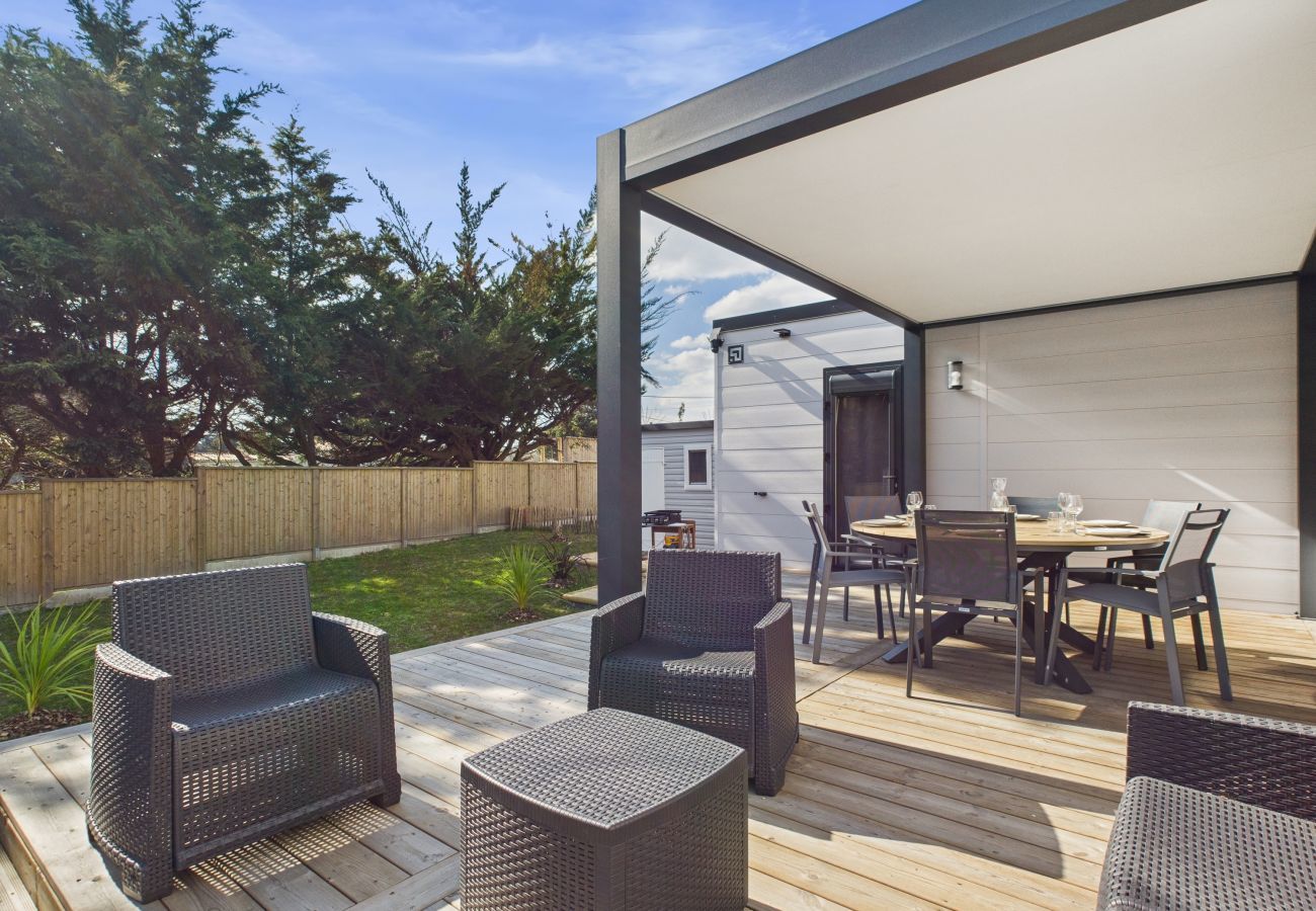 Chalet in Saint-Gilles-Croix-de-Vie - Hübsches Chalet für 6, ganzjährig Schwimmbad
