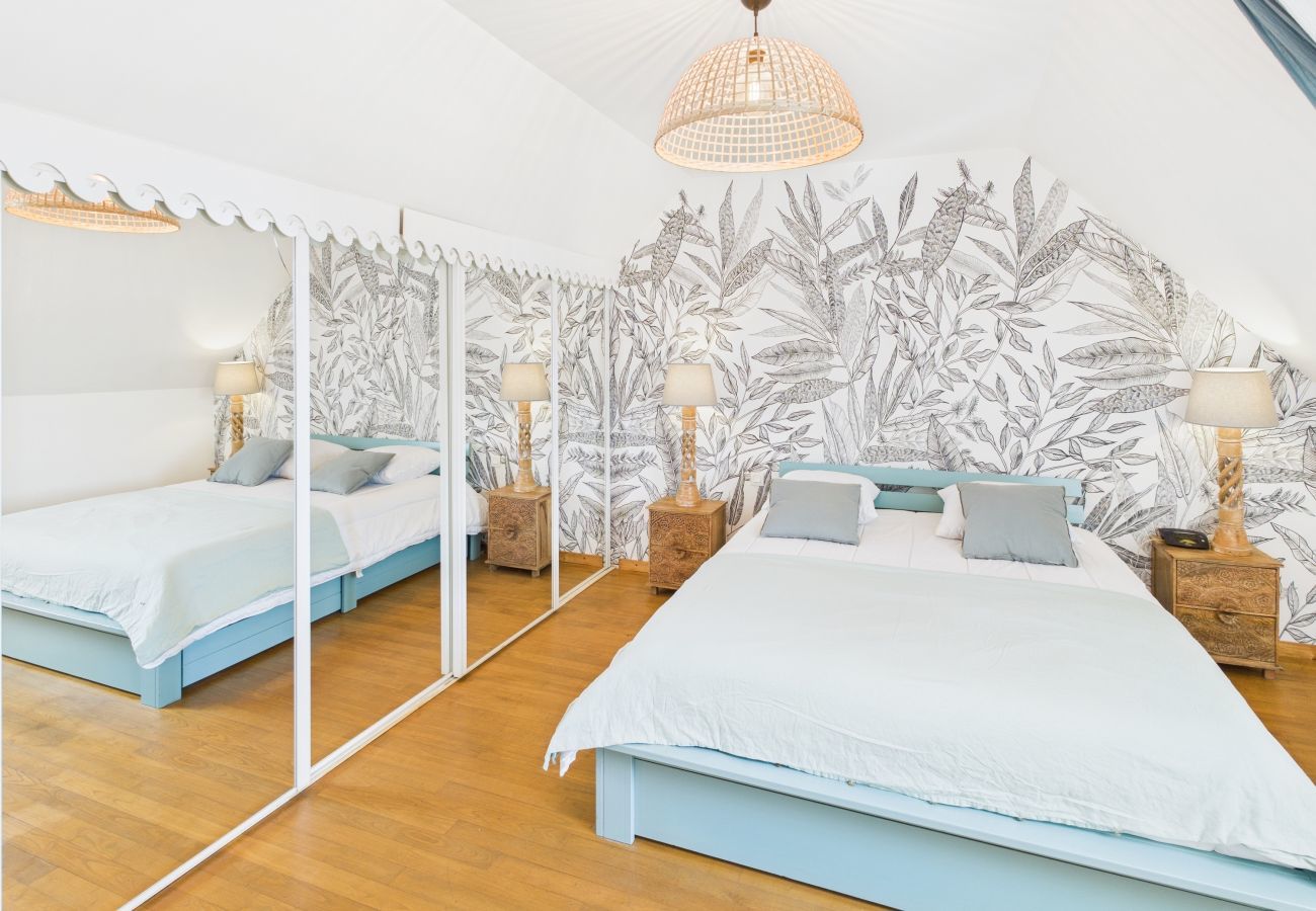 Ferienhaus in Plomeur - Haus für 10 Personen mit großer Außenanlage