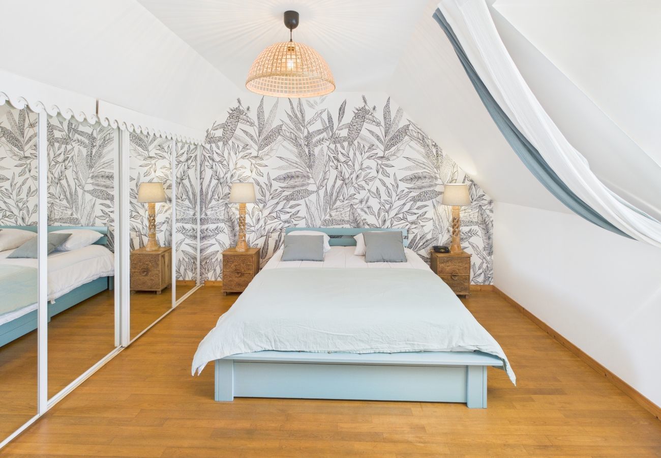 Ferienhaus in Plomeur - Haus für 10 Personen mit großer Außenanlage