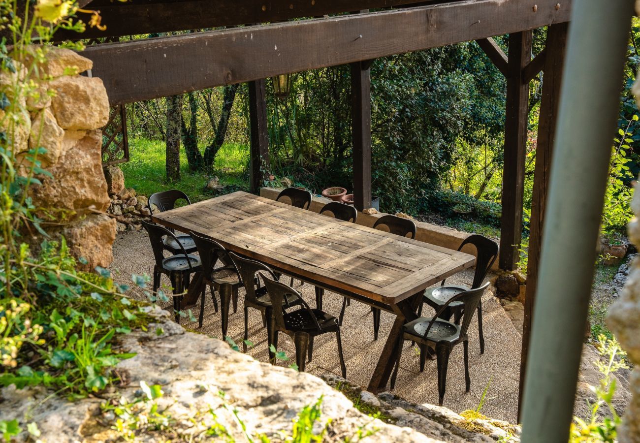 Ferienhaus in Saint-Léon-sur-Vézère - Wunderschönes Haus mit beheiztem Pool für 6