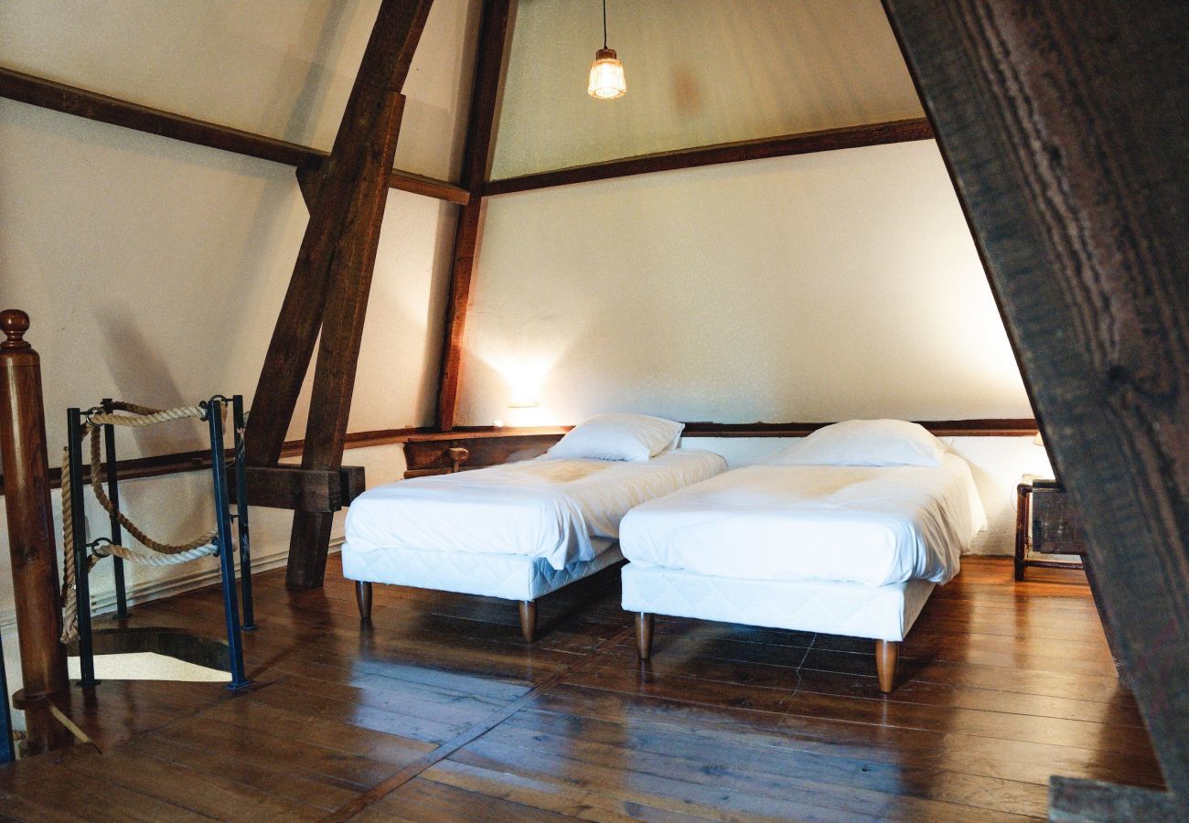 Ferienhaus in Saint-Léon-sur-Vézère - Wunderschönes Haus mit beheiztem Pool für 6