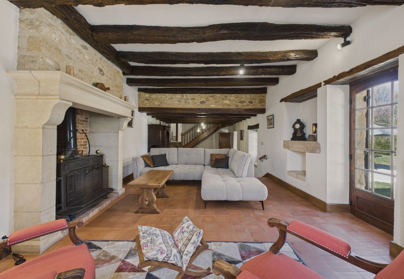 Ferienhaus in Mauzens-et-Miremont - Schönes Haus mit Jacuzzi für 8 Personen