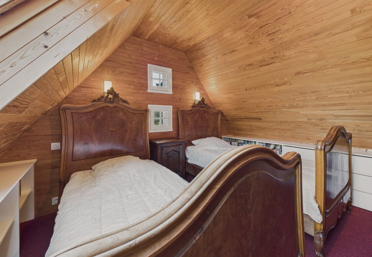 Ferienhaus in Louannec - Haus für 10 mit großem Garten, 250 m vom Meer 