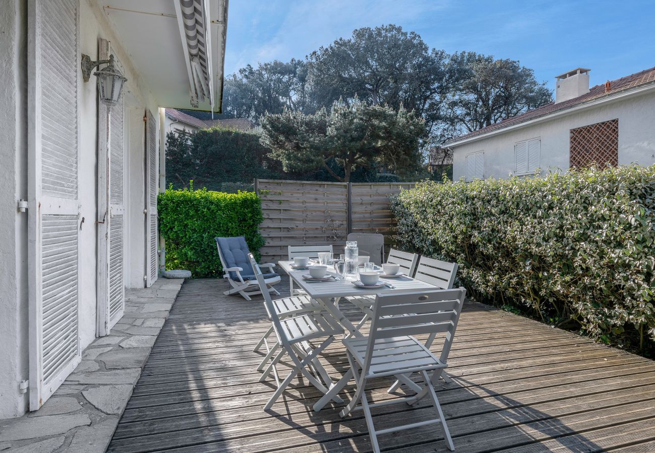 Ferienwohnung in Pornic - 20 m vom Meer - Terrasse - Appart. für 6 Pers.