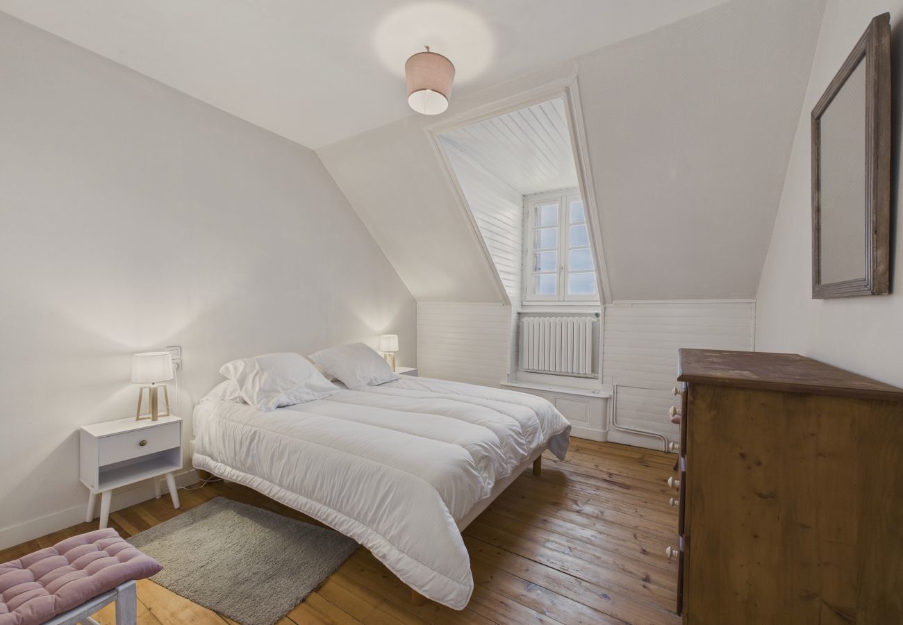 Ferienhaus in Trévou-Tréguignec -  Tolle Aussicht - Haus für 6 - 650 m Strand 