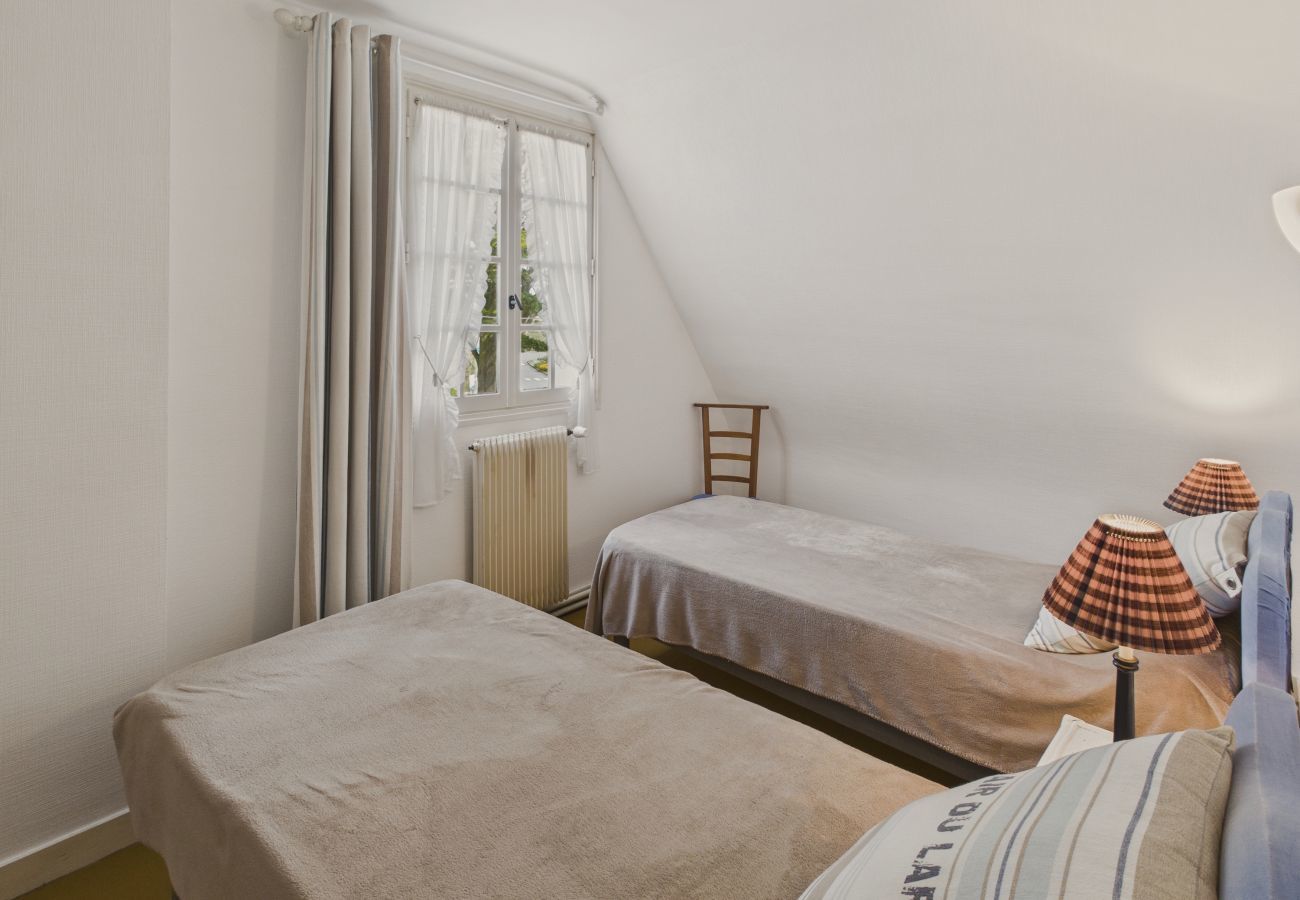 Ferienhaus in Le Guilvinec - La Frégate – Für 4 in einem Reetgedecktes Haus 