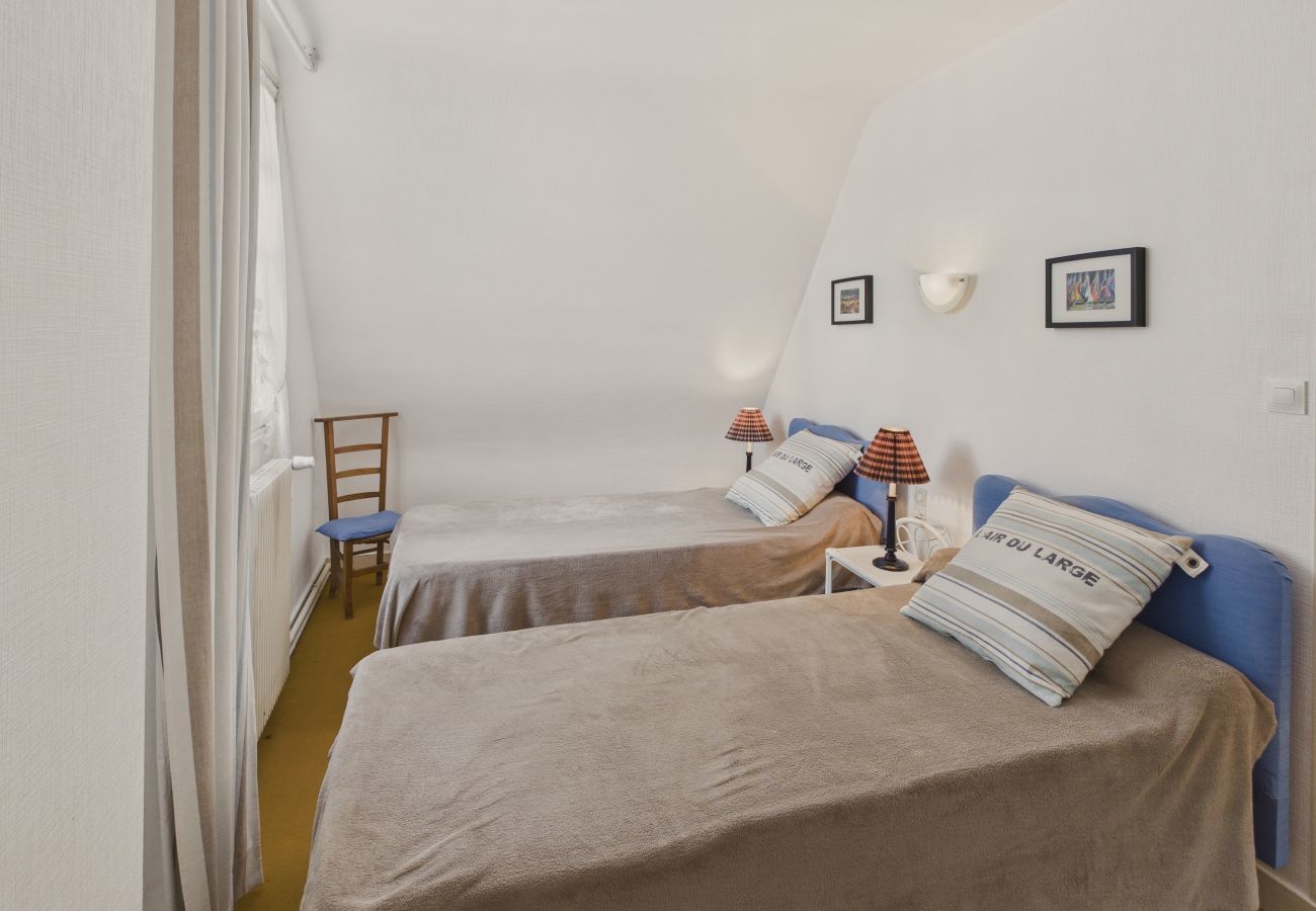 Ferienhaus in Le Guilvinec - La Frégate – Für 4 in einem Reetgedecktes Haus 