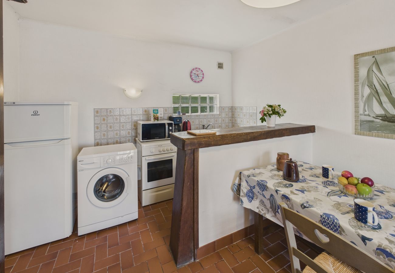 Ferienhaus in Le Guilvinec - La Caravelle – Für 3 in einem Reetgedecktes Haus 