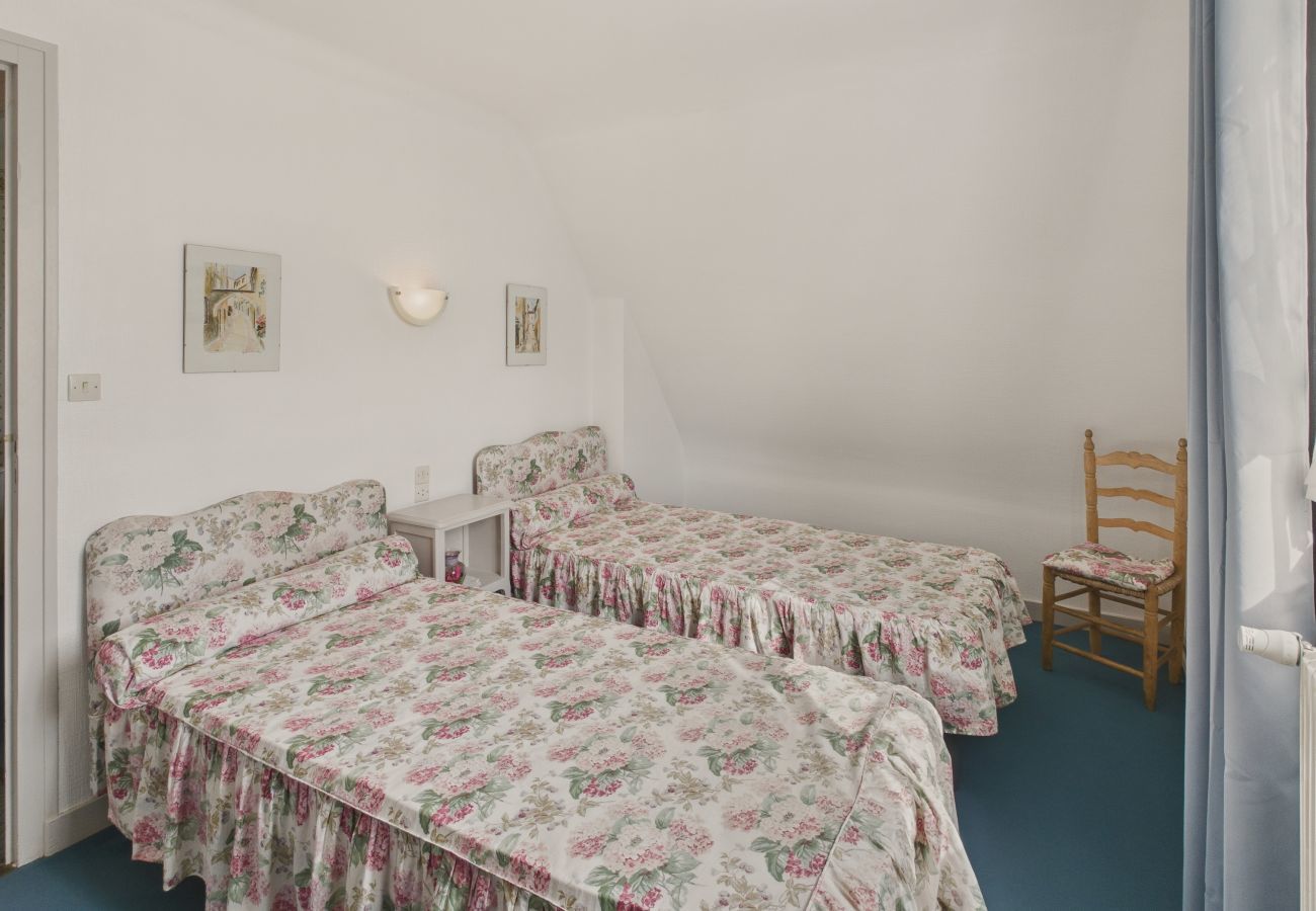 Ferienhaus in Le Guilvinec - La Caravelle – Für 3 in einem Reetgedecktes Haus 
