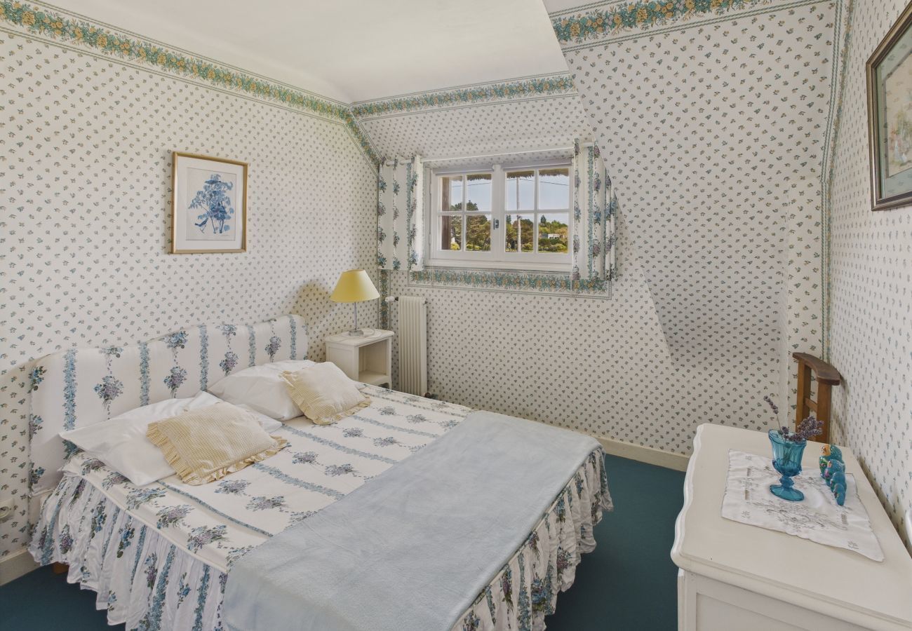 Ferienhaus in Le Guilvinec - La Caravelle – Für 3 in einem Reetgedecktes Haus 