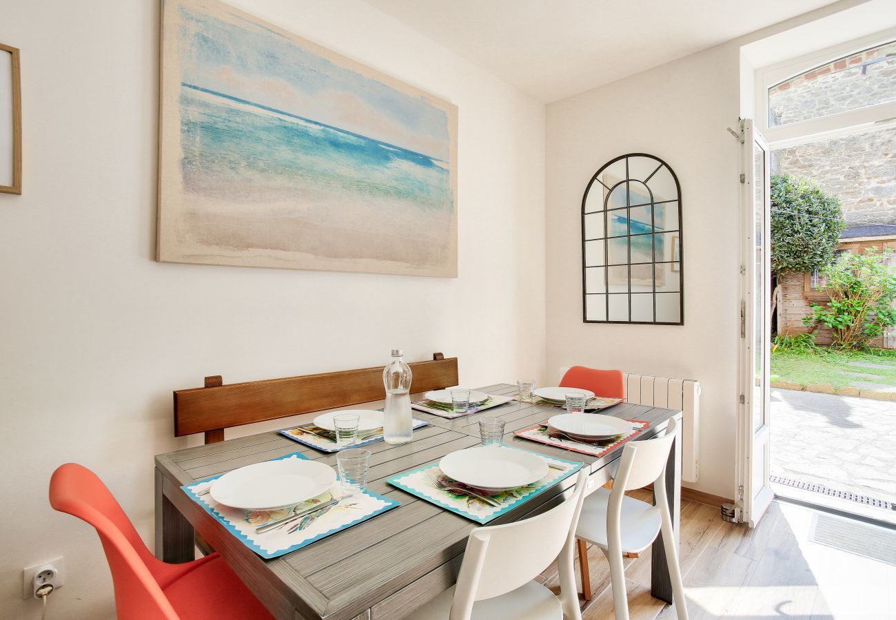 Ferienhaus in Dinard - 250 m zum Prieuré-Strand – Garten – Haus für 6