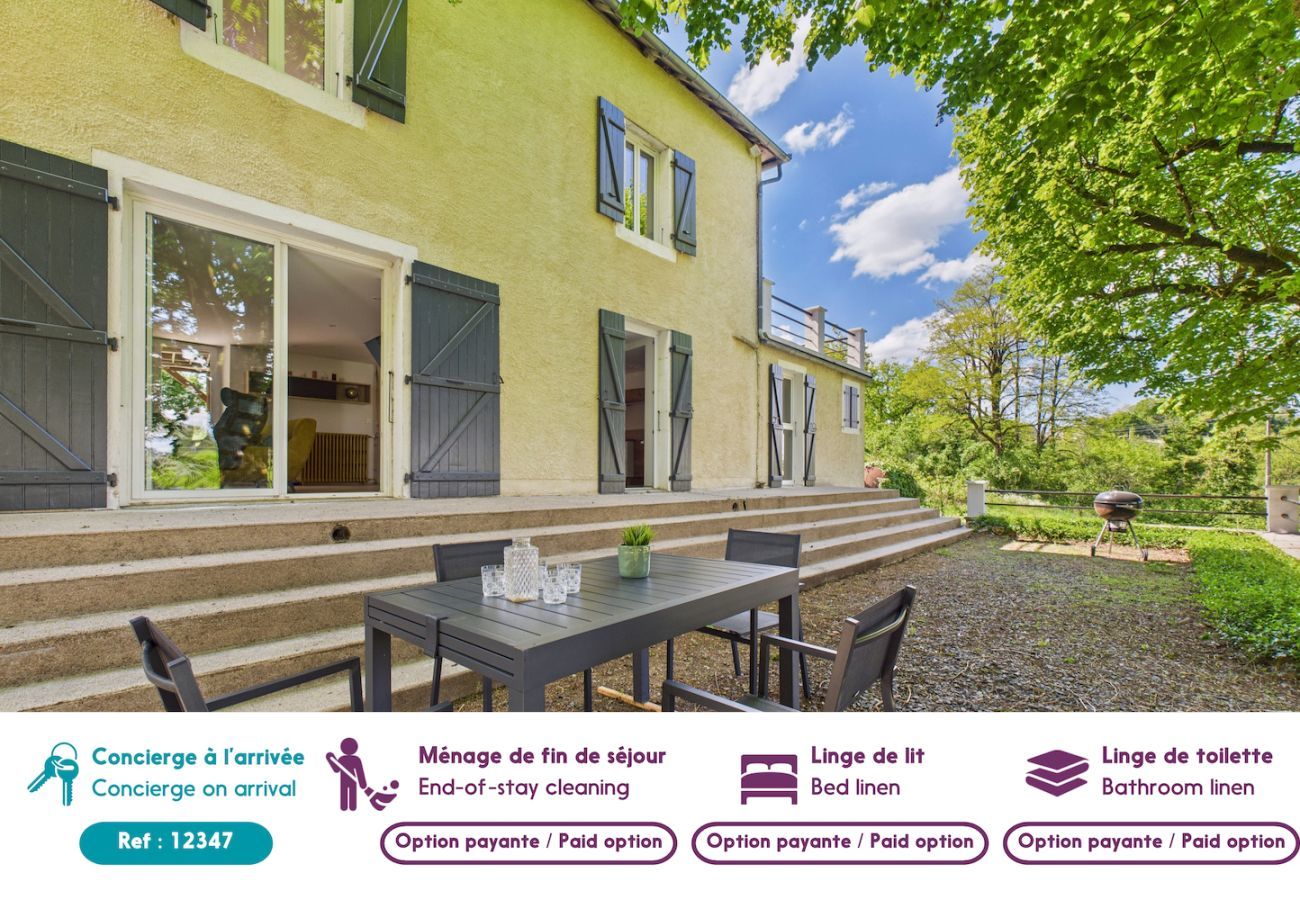 Ferienhaus in Terrasson-Lavilledieu - Großer Garten und Terrasse für 7 Personen