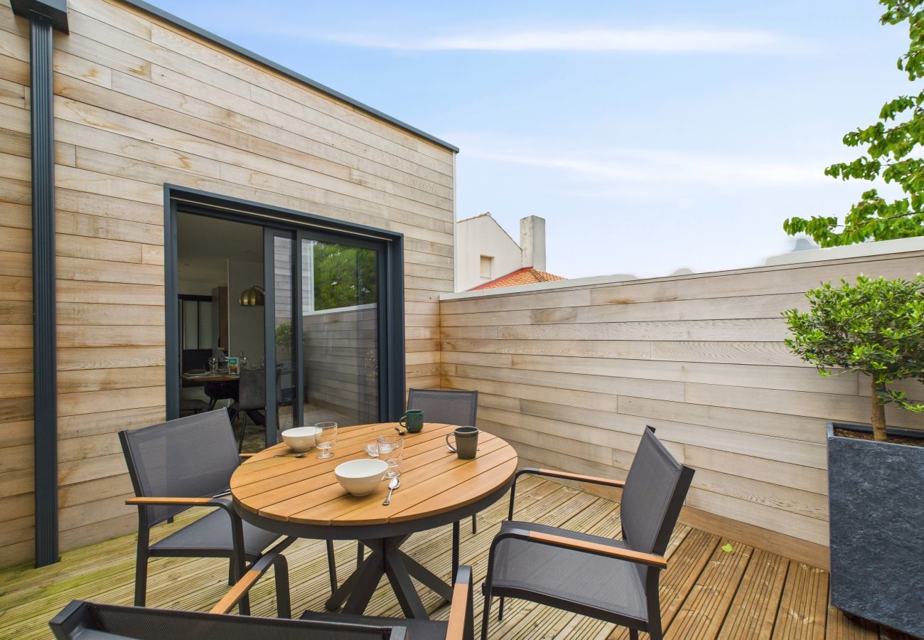 Ferienhaus in Saint-Gilles-Croix-de-Vie - Whirlpool, Terrasse, Haus im Stadtzentrum für 4