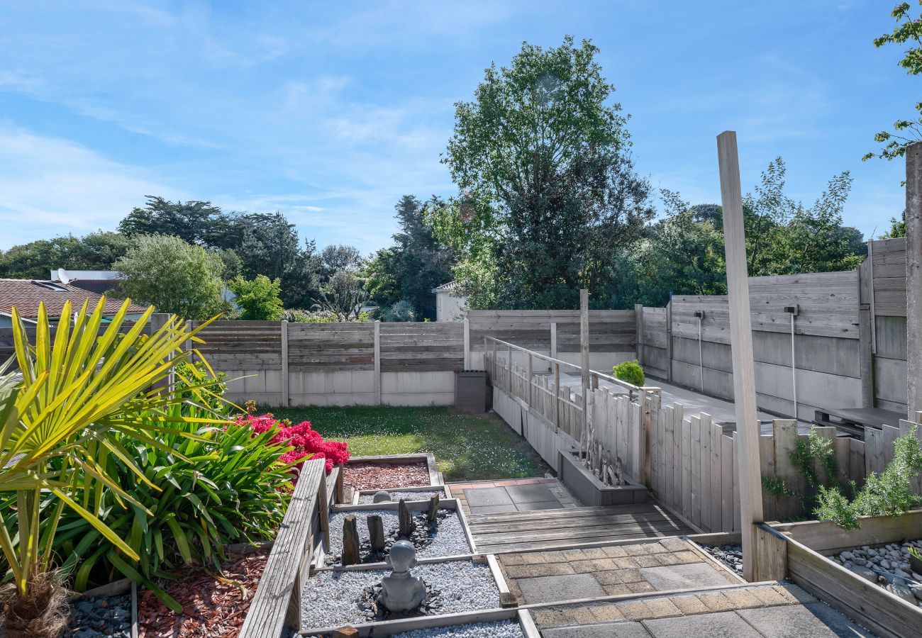 Ferienhaus in Pornic - 300 m vom Meer entfernt Haus + Garten + Swimmingpool für 4