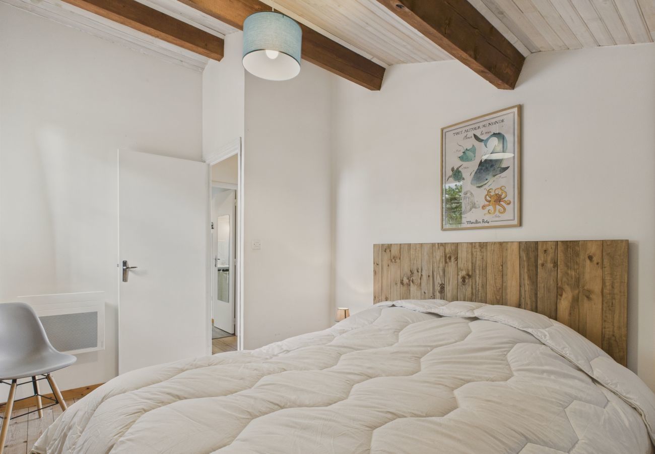 Ferienhaus in Saint-Vincent-sur-Jard - Authentisches Steinhaus für 7 mit Garten
