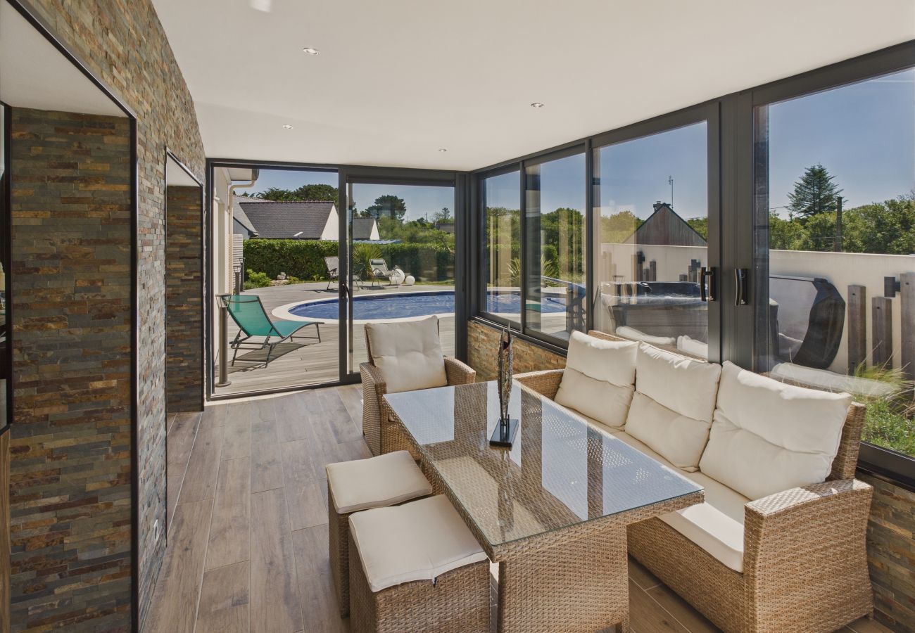 Ferienhaus in Penmarch - Pool, Whirlpool und große Terrasse für 7 