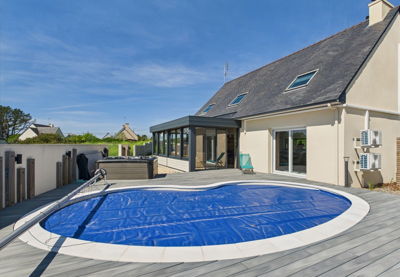 Ferienhaus in Penmarch - Pool, Whirlpool und große Terrasse für 7 
