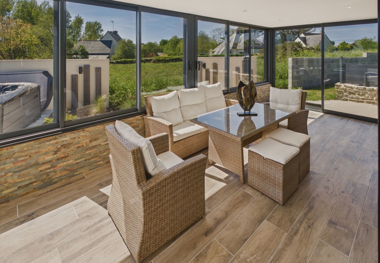 Ferienhaus in Penmarch - Pool, Whirlpool und große Terrasse für 7 