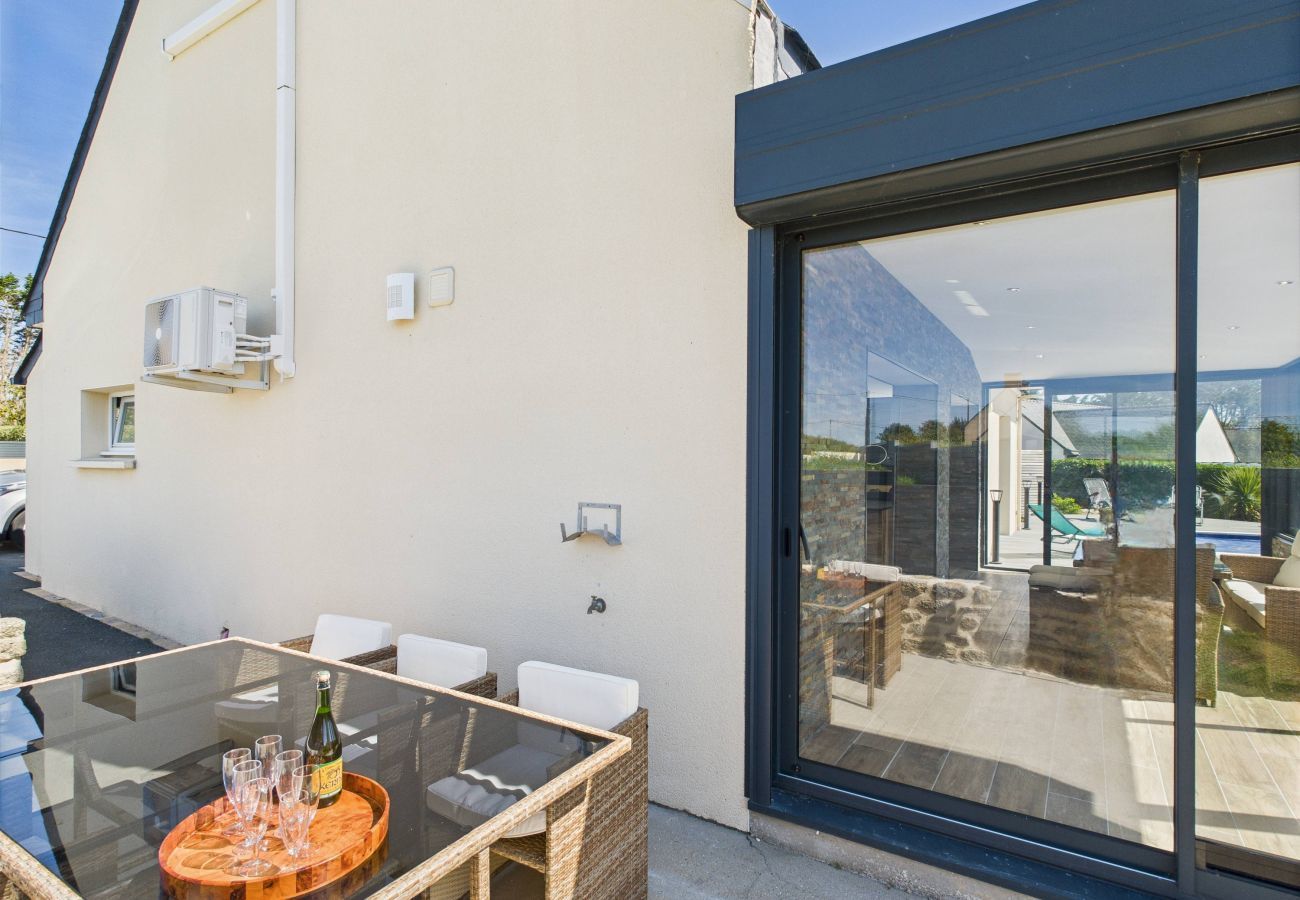 Ferienhaus in Penmarch - Pool, Whirlpool und große Terrasse für 7 