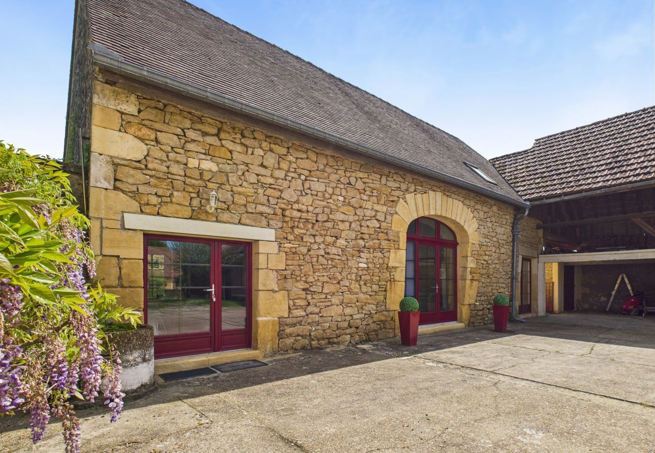 Ferienhaus in Saint-Julien-de-Lampon - Schönes Haus für 6 – Pool – Dordogne